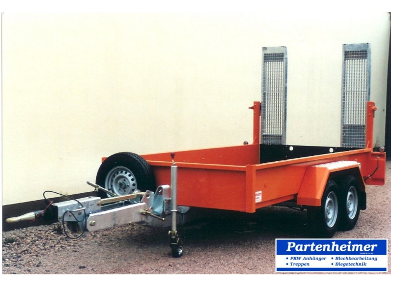 PKW-Anhänger  Partenheimer Fahrzeugbau GmbH & Co. KG, Blechbearbeitung und  Fahrzeugbau
